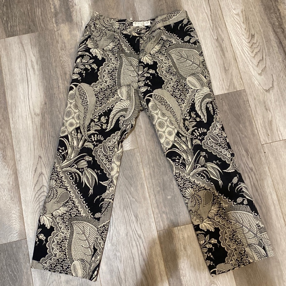 Trina Turk Los Angeles - Black and white capris - size 6